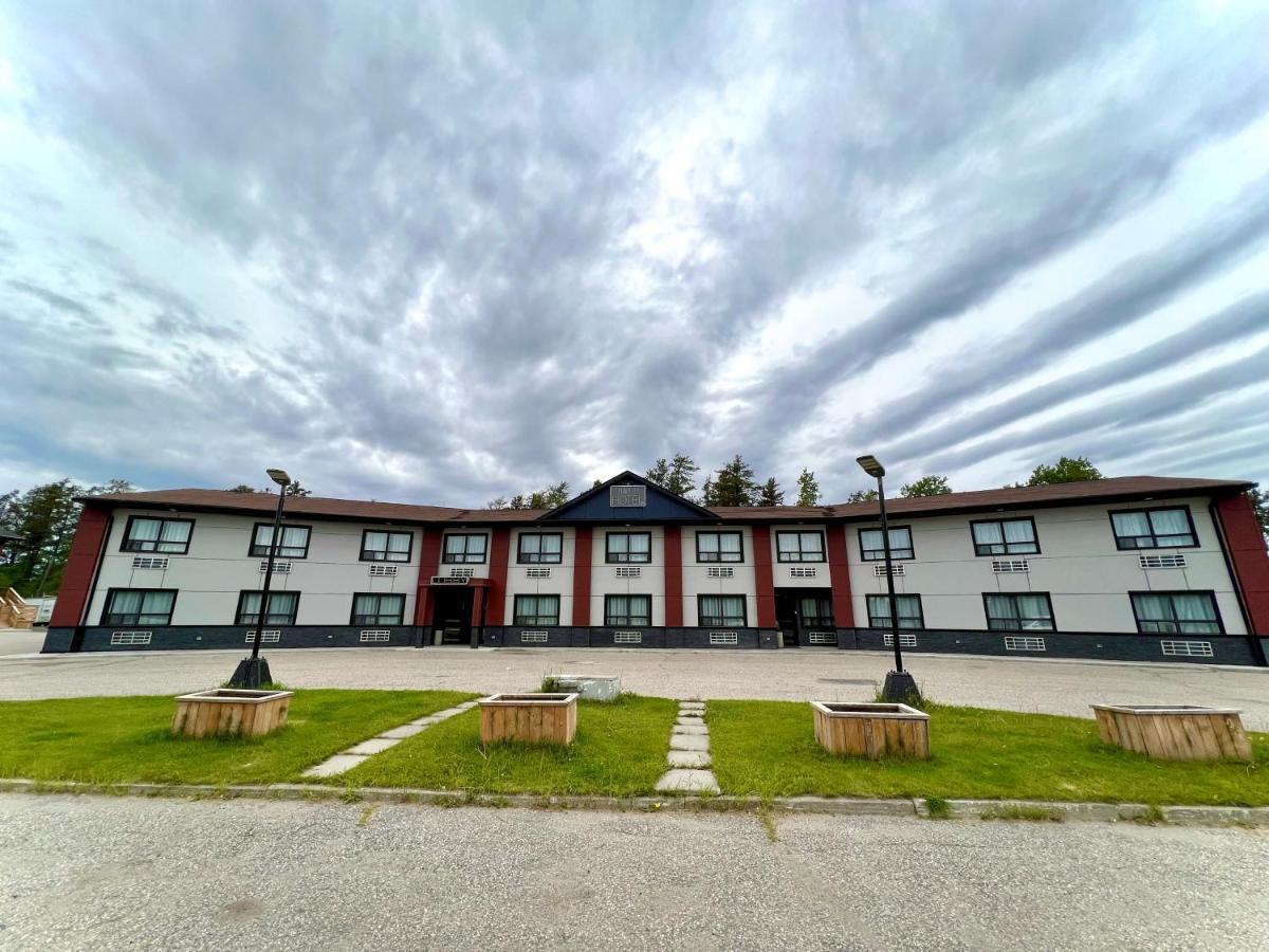 Hwy 17 Hotel Wawa Esterno foto