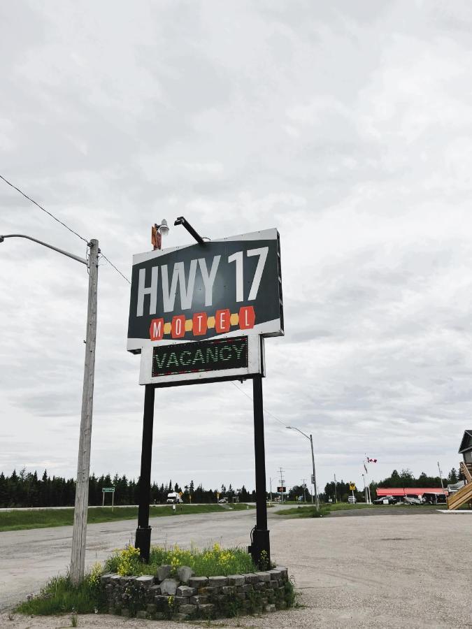 Hwy 17 Hotel Wawa Esterno foto
